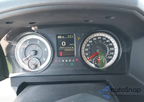 2017 Ram 2500 Slt 4X4 6'4 Box z USA, uszkodzony, nr VIN 3C6UR5DL4HG629980